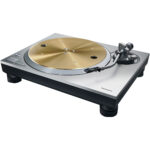 Technics SL-1300 Grand Class - gramofon nové generace (přímý pohon, Delta Sigma Drive, aktivní redukce hluku, třívrstvý talíř), stříbrný